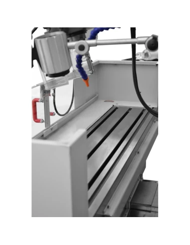 Víceúčelová frézka MFM320