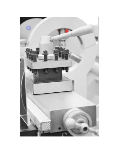 Univerzální soustruh 660 x 2000 + nože + otáčky...