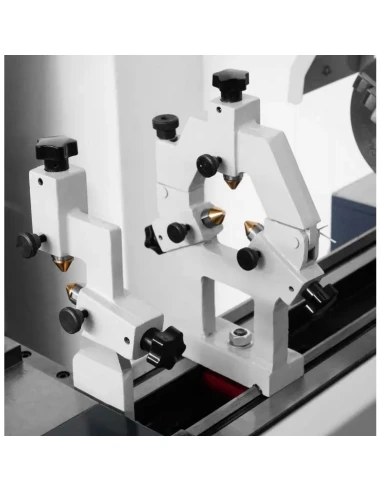 Univerzální konvenční soustruh CORMAK 330 x 915...