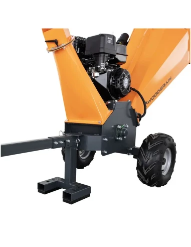 BENZÍNOVÝ ŠTĚPKOVAČ NA VĚTVE R1500