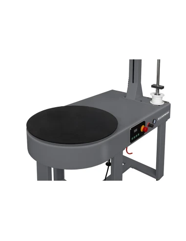 Poloautomatická ovinovačka balíků CORMAK O-900